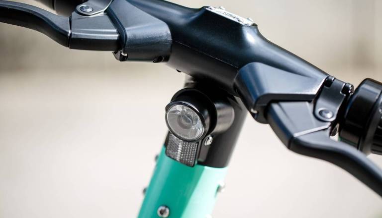 Od danes pomembna novost, višja starostna meja za uporabo e-skirojev