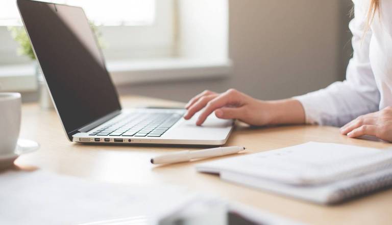 Od turističnega informatorja do novinarja, to so prosta delovna mesta na Dolenjskem