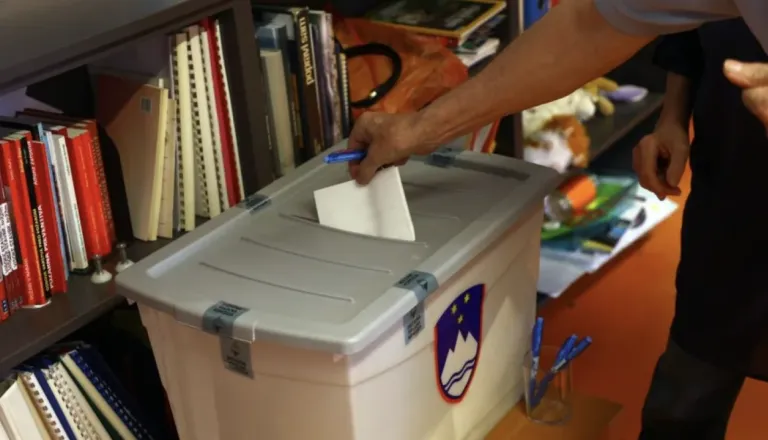 Vrstni red kandidatnih list za marčevske volitve v volilni enoti Ptuj, po pregledu kandidatur ena lista izločena