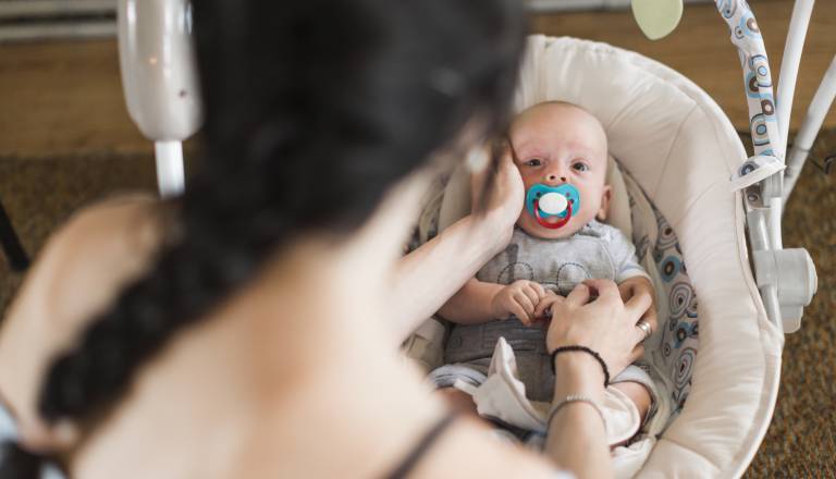 Opozorilo staršem: odpoklicani dudi in otroške igrače
