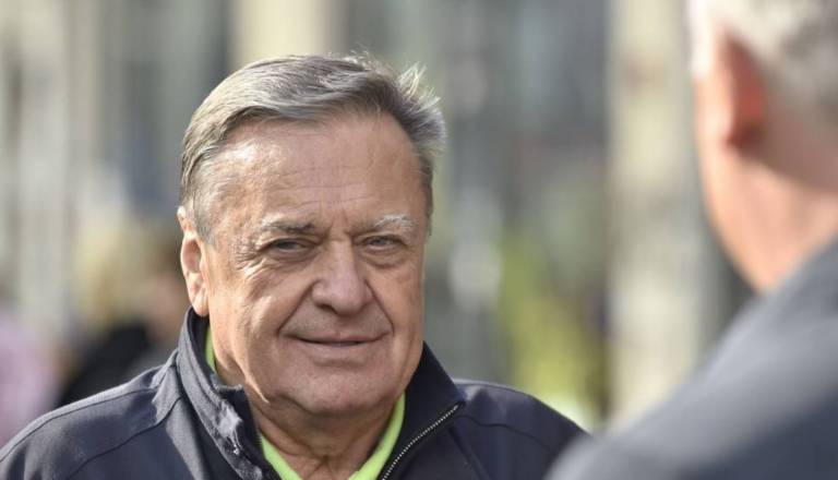 Brezplačni avtobusi in vlaki, le parkiranje ostaja plačljivo? Upokojencem, ki bi parkirali zastonj, odgovarja župan