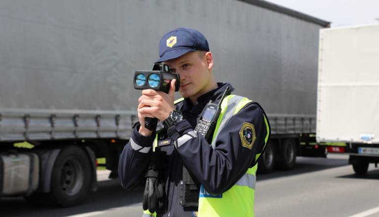 Pomurski policisti v enem dnevu obravnavali vlom, goljufijo in zasegli vozilo