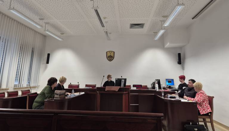 Po štiriurnem zaslišanju brez odločitve, na sodišče bosta morala tudi Anželj in Virag