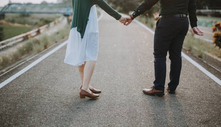 Planetarni vpliv razkriva, zakaj raki in levi vstopajo v globljo ljubezensko vez