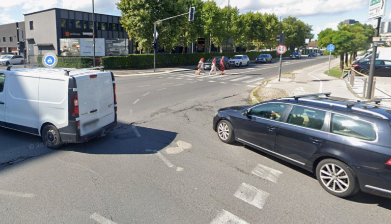 Bežigrad po rekonstrukciji v prometnem krču, vozniki obtičijo na Šmartinski