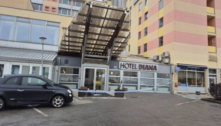 FOTO in VIDEO: Policija zaprla vhod v Hotel Diana, kaj se dogaja?