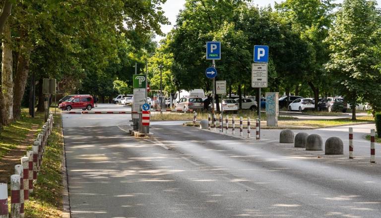 Razburjajo cene parkiranja pri športnih objektih v središču Ljubljane. Tudi oni ne bodo izjema