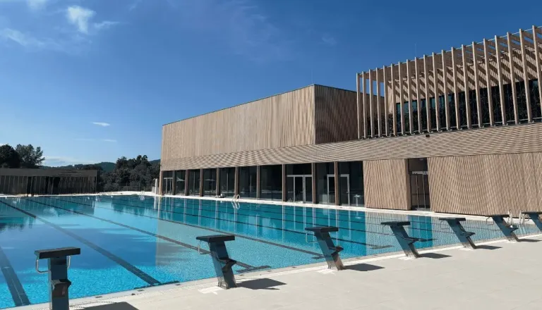 Obisk bazena in še parkirnina? Tako je v Vevčah