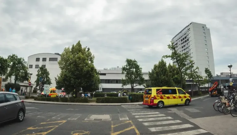 UKC Maribor načrtuje postavitev bankomata in paketomatov, a podrobnosti za zdaj ostajajo neznane