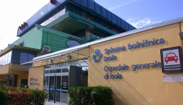 Ljubljančan zakuhal incident v izolski bolnišnici: Po odpustu ni hotel oditi