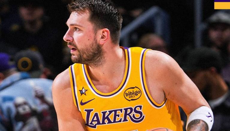 Luka Dončić odšepal z igrišča in se ni več vrnil v igro