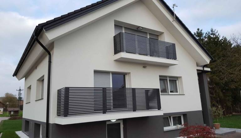 Balkonske ograje Guardi: popolna sinteza varnosti, trajnosti in estetike