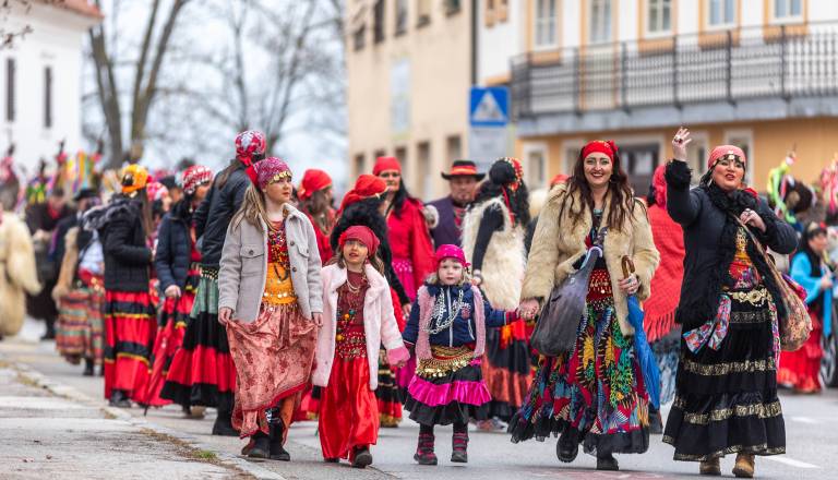 Z otvoritveno etnografsko povorko se bo na Ptuju začelo Kurentovanje. Koliko skupin bomo videli?