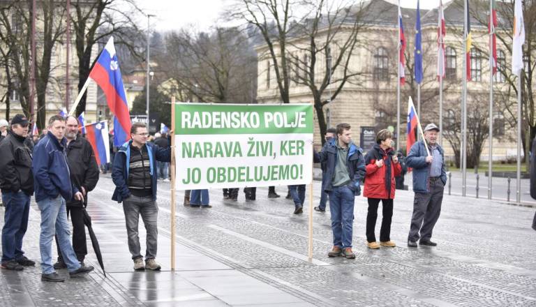 Kmetje po protestu čakajo odgovor: Bo Čalušić popustila ali sledi zaostritev?