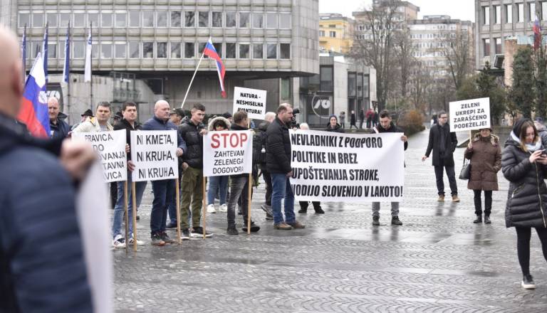 Po protestu pred DZ: No Čalušić popustila kmetom ali jih čaka nov spor?