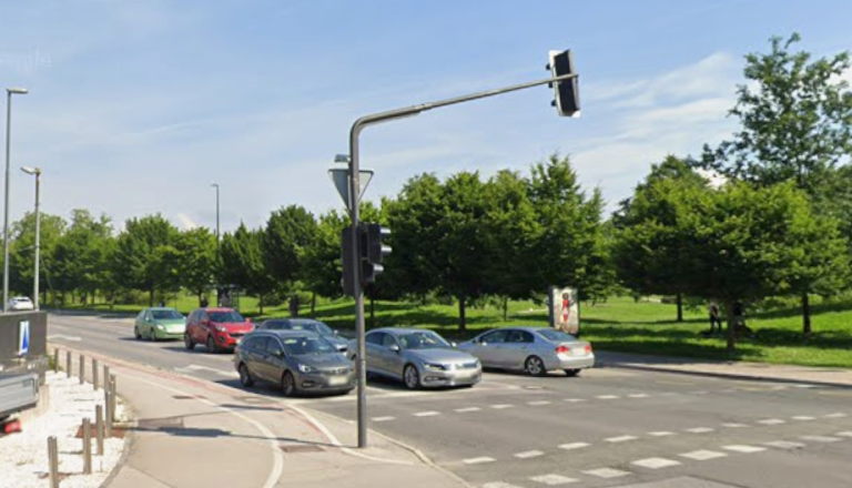 Zelena v tem ljubljanskem križišču le 20 sekund, rdeča pa predolgo?