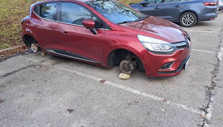 Ne le v Mariboru, kot srake kradejo tudi na Ptuju: Avtom ponoči izginjajo kolesa, policija potrjuje serijske tatvine