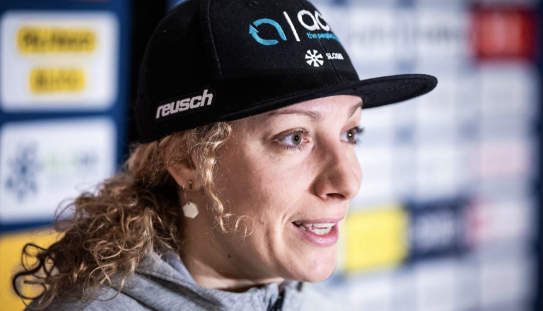 Na zimskih olimpijskih igrah ženski smuk v Cortini z Ilko Štuhec