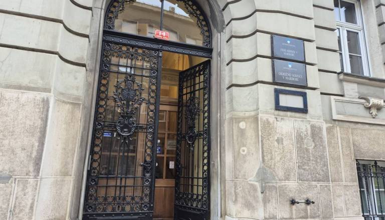 Izsiljevanje in milijonske pogodbe, nova pričanja na sojenju Štajerki Urški Šprah