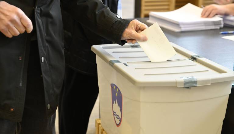 Dva nekdanja župana in znani voditelj. Kdo vse v Mariboru meri na poslanski mandat?