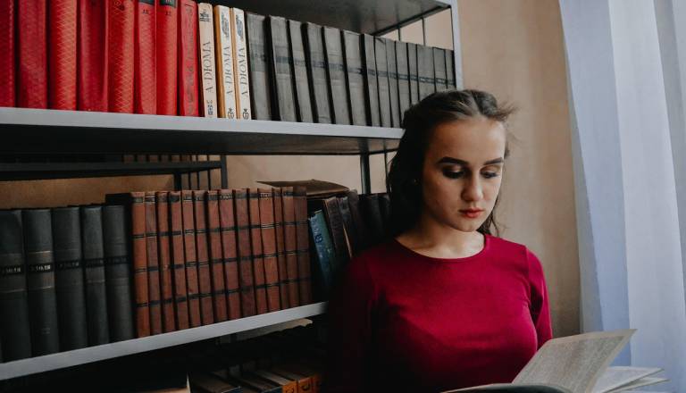 Štajerska profesorica z ostrim pozivom: Vsak dan gledam, kako dijaki ugašajo