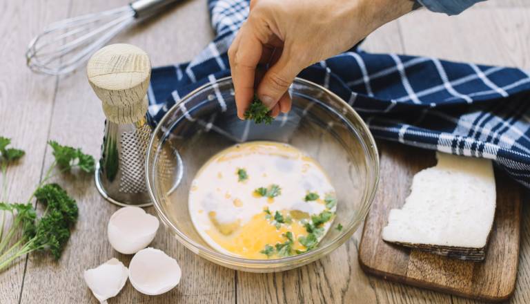 Na Ptuju iščejo kuharskega pomočnika in veterinarja, zaposluje tudi Gostinstvo Marakuja
