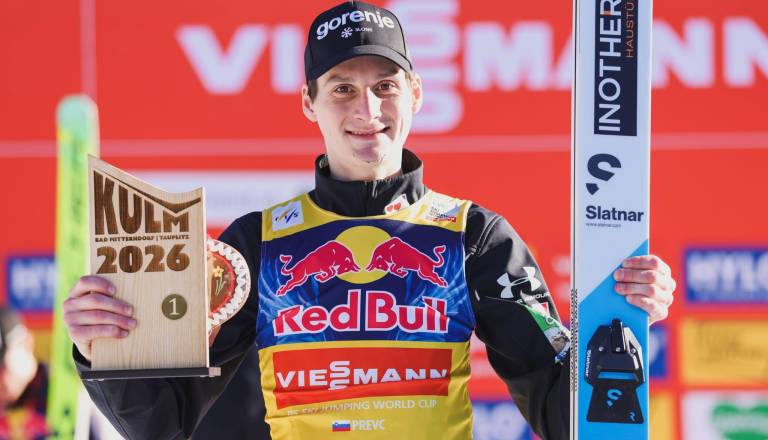 Neverjetni Prevc podrl rekord letalnice in poletel do novega zlata