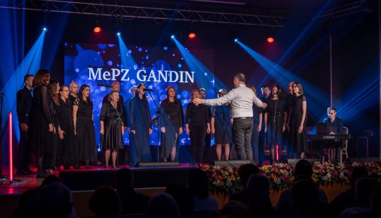 FOTO in VIDEO: Na dobrodelnem koncertu zbirali sredstva za družino Marčič