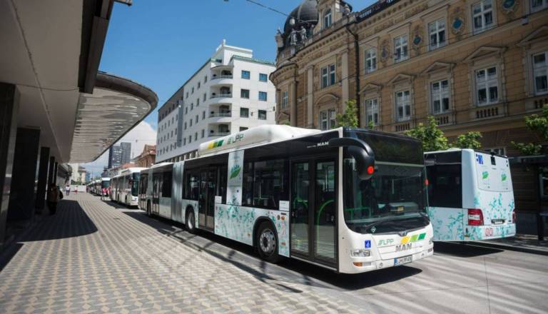 Ljubljana v strožji nadzor avtobusov: Kontrolorji brez uniform, globe do 100 evrov