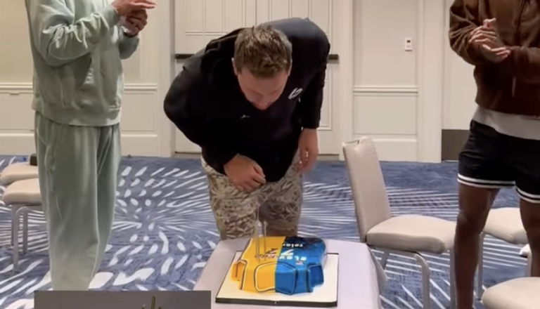 VIDEO: Kako so Dončiću voščili Lakersi? To torto morate videti