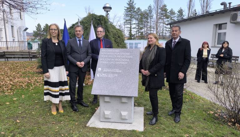 FOTO in VIDEO: Vendarle se bo začela gradnja mariborske infekcijske klinike, a grenak priokus ostaja