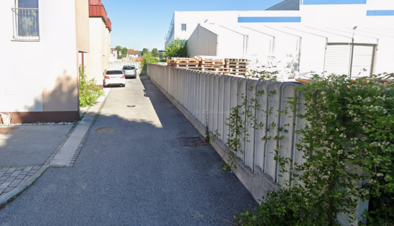 Peš do trgovskega centra še vedno težko, Mestna občina Ljubljana napoveduje rešitve v petih letih