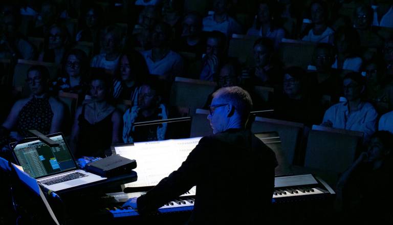 FOTO in VIDEO: Tudi Gorenjci včeraj ganjeni zapuščali Cankarjev dom. Kranjčanka: »Za trenutek sem pozabila na vse«