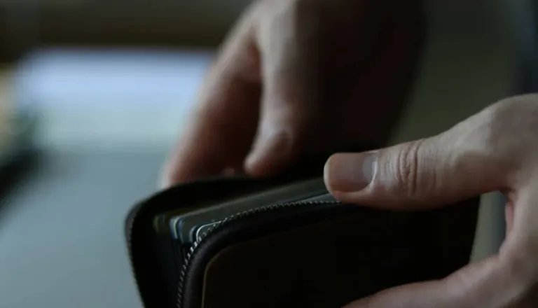 Kliknil na povezavo, vpisal podatke in ostal brez denarja