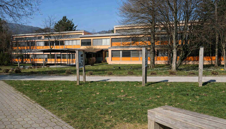 Na dolenjski osnovni šoli razred na predmetni stopnji ponavlja kar 15 učencev, vsi so Romi