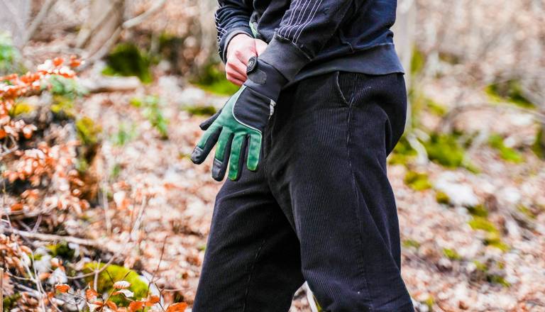Kaj se dogaja na Gorenjskem? Po kljukastem križu zdaj še tatvina s spomenika