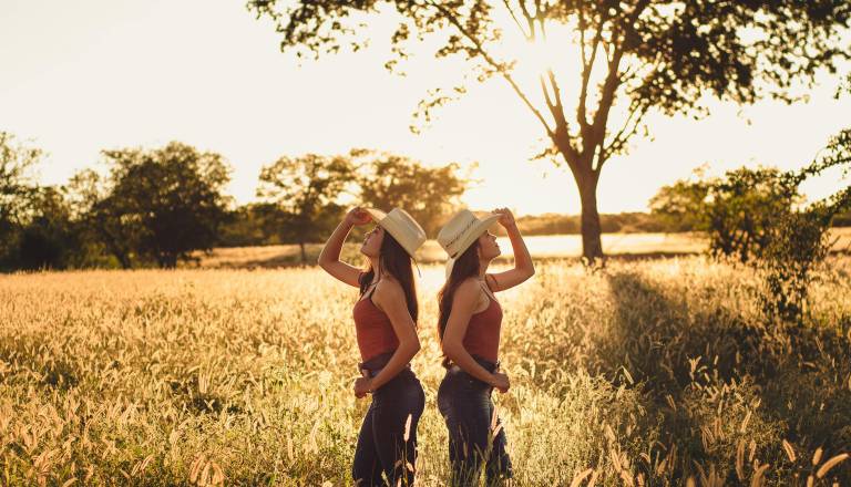 Dvojčki bodo razpeti med kariero in prijatelji, raki pa bodo ugotovili kako nevaren je strah v ljubezni
