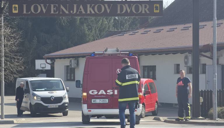 FOTO in VIDEO: Požar pri znani pomurski gostilni, na terenu več 