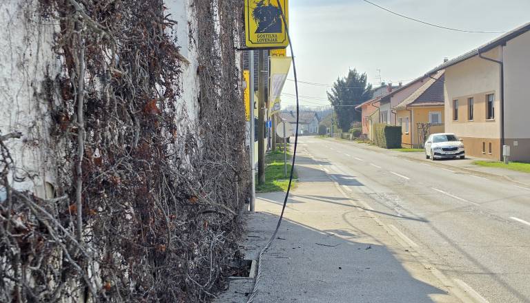 Pri znani gostilni zagorelo zaradi dotrajanosti električnega kabla, škode za ...
