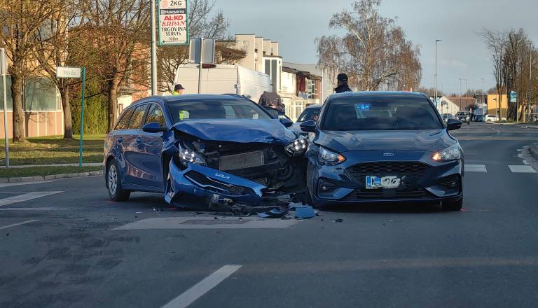 FOTO in VIDEO: Počilo v Murski Soboti, cesta je zaprta 
