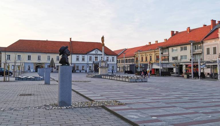 Naprodaj dve zemljišči v ljutomerski občini, kakšna je cena?