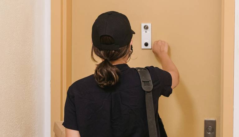 Če bo v Tržiču (ne)kdo potrkal na vaša vrata, ga nikar ne napodite