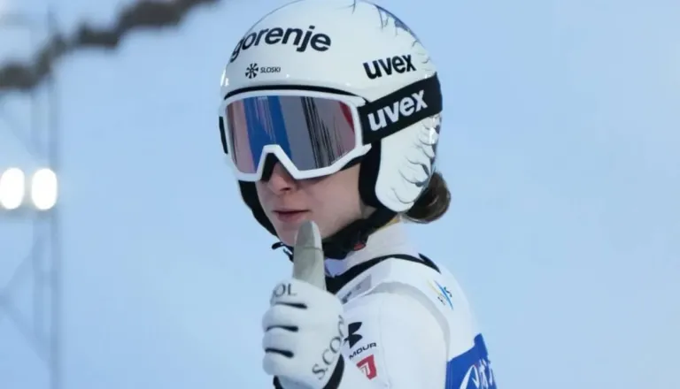 21. rojstni dan ni prinesel zmage: Nika Prevc šesta, Ito slavila