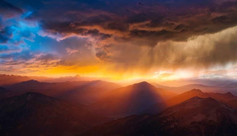 Dolenjska danes: Še nekaj ploh do večera, zjutraj po nižinah megla 