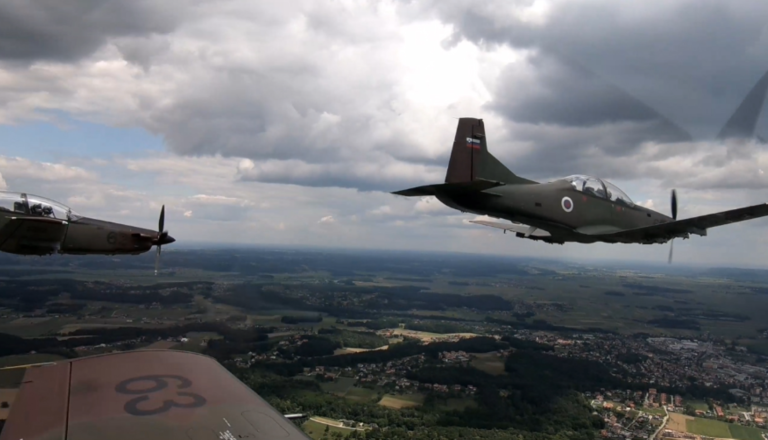 Nizki leti Slovenske vojske nad Dolenjsko: Cerklje ob Krki in okolica bodo slišali vojaška letala