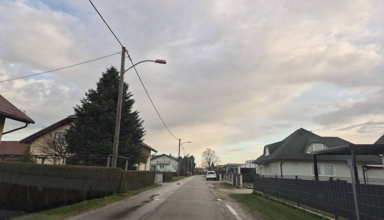 FOTO: Poškodbe vodovodnih cevi se vrstijo 'kot po tekočem traku', na občini s problematiko seznanjeni