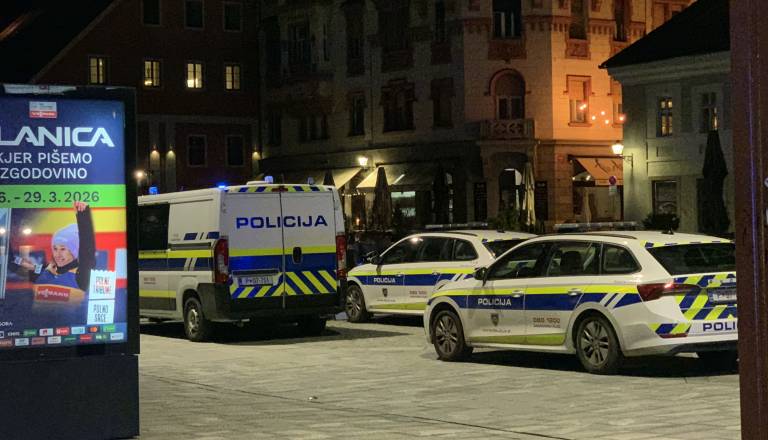 FOTO: Pretep v središču mesta, eno osebo prepeljali v UKC Maribor