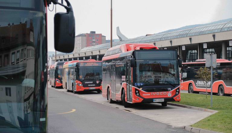 Sto let javnega prevoza v Mariboru, kaj sledi? Več električnih avtobusov, pametna križišča in vrnitev »harmonik«