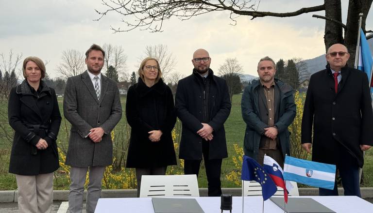 FOTO in VIDEO: Bagri za prvi heliport na Dolenjskem pridejo že v ponedeljek