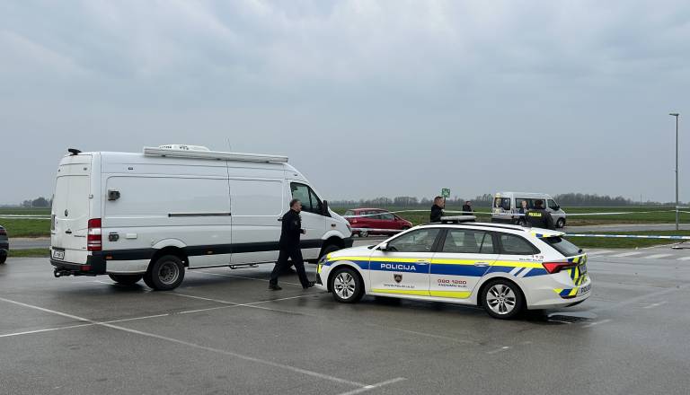 V Pomurju tatvina goriva in goljufiji, neznanci razstrelili bankomat